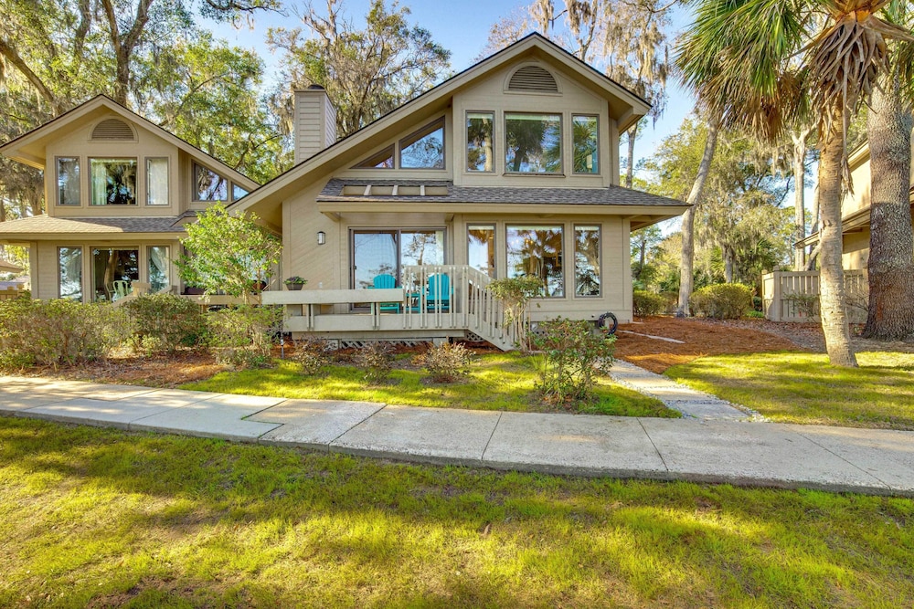 Waterfront Home on Dataw Island: Golf & Amenities!