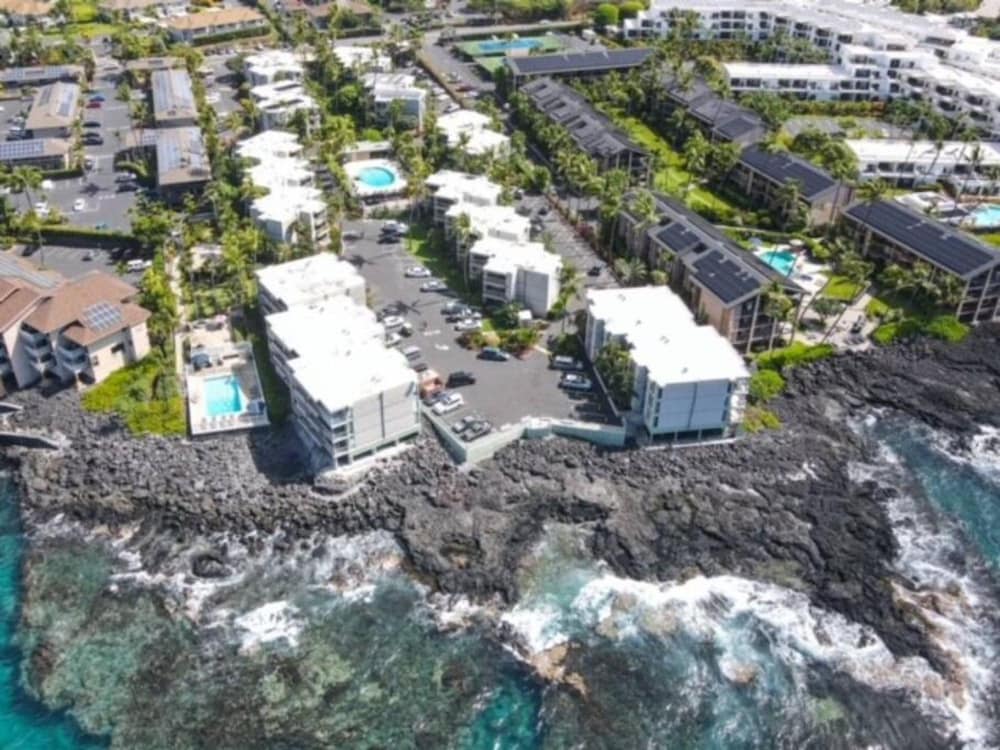 Enjoy the Sunset Ocean Front 1BR Apt-pool On-site