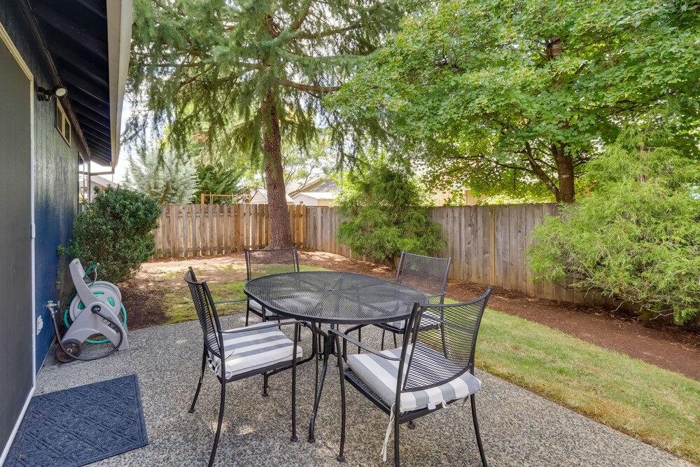 Tasteful Tualatin Home: 40 Mi to Willamette Valley in Tualatin, US
