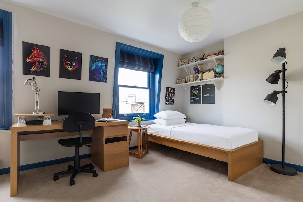 Caithness Road VI by Onefinestay