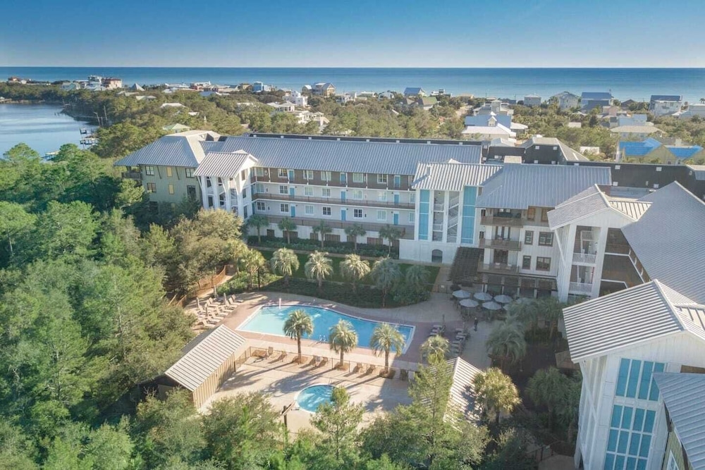 Hello 30a! by Avantstay Private Beach Access, Pool & Fitness Center