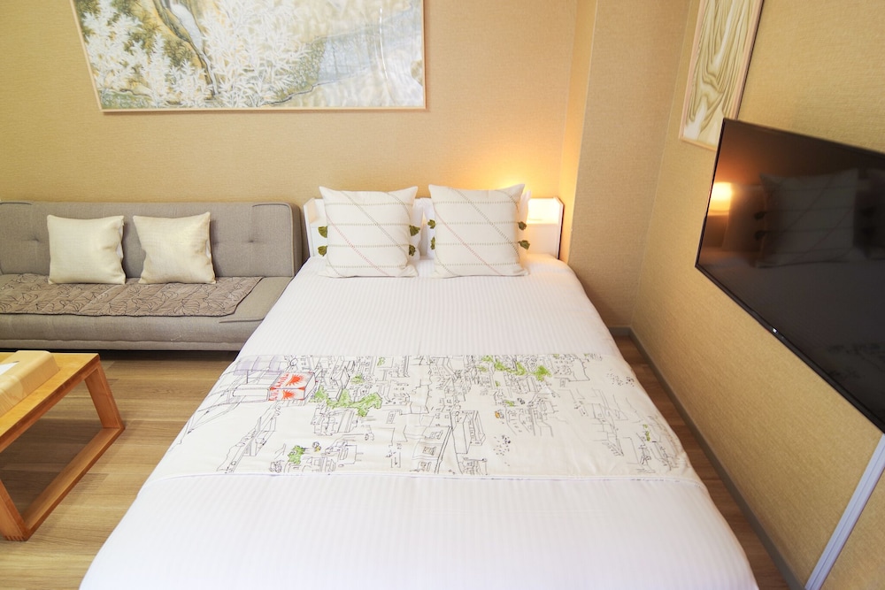 Nipponbashi Art Hotel
