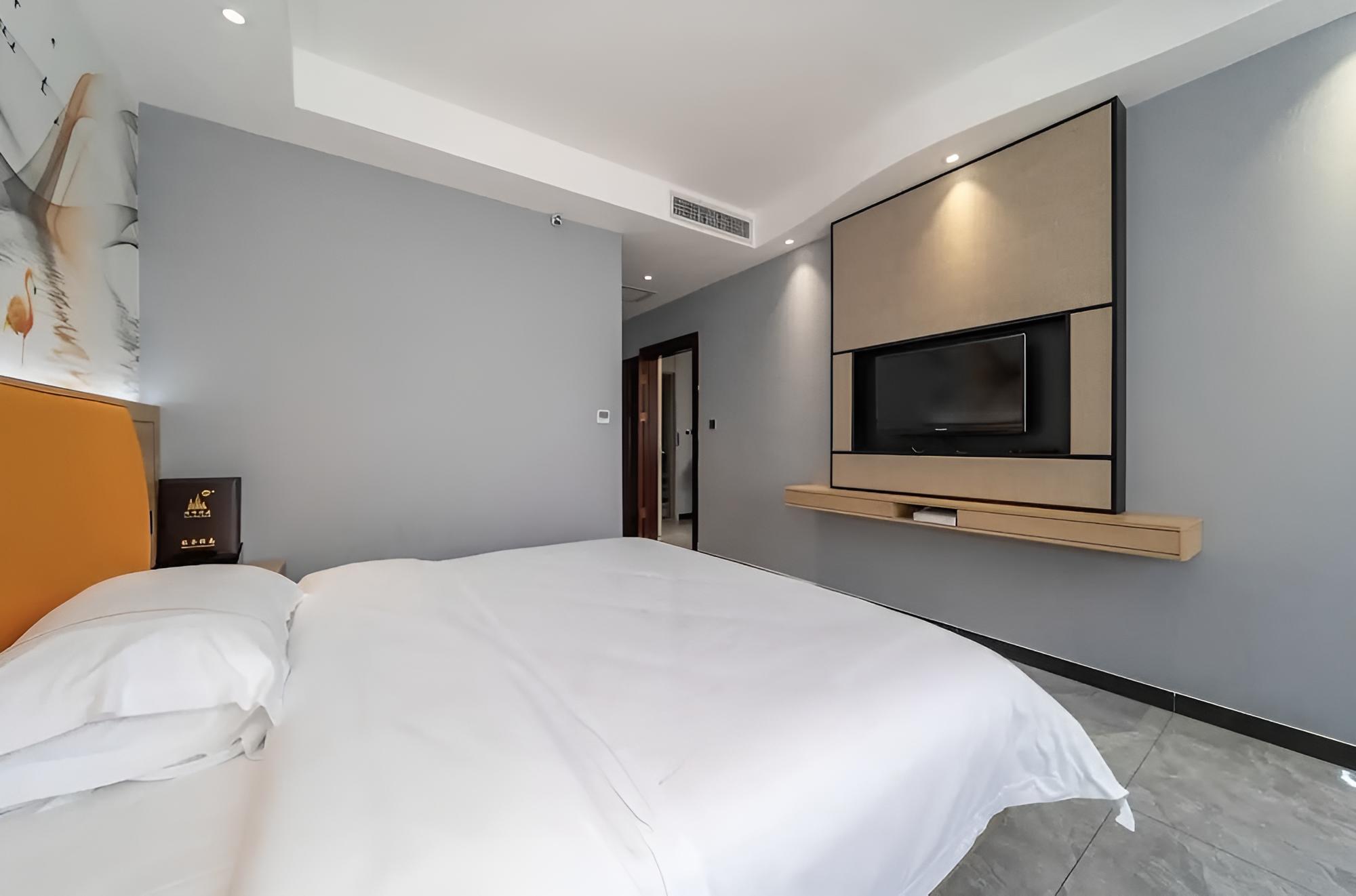 YUAN FENG HOTEL