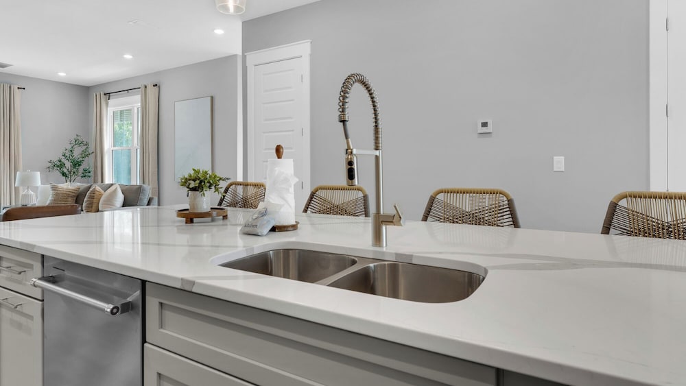 Inlet Beach Retreat With Rooftop Views, 4 Bikes + Free Attraction Tickets!