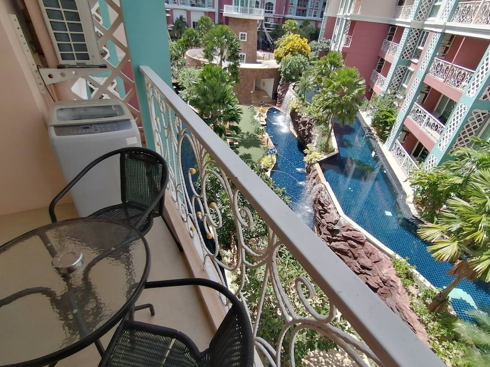 Grande Caribbean Condo by Somphong