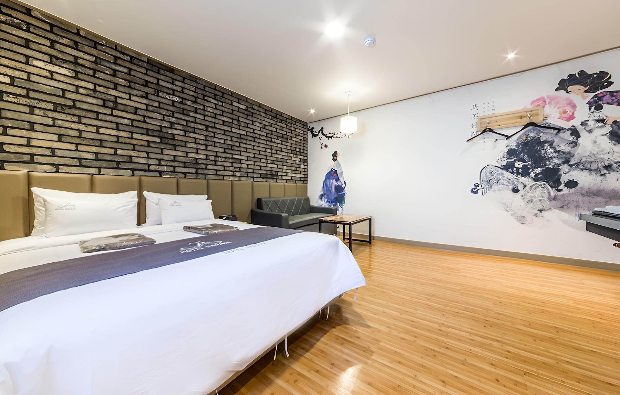 Chuncheon Hotel Papaya view 2