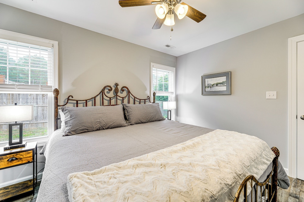 3 Mi to Dtwn: Home w/ Patio & Grill in New Bern