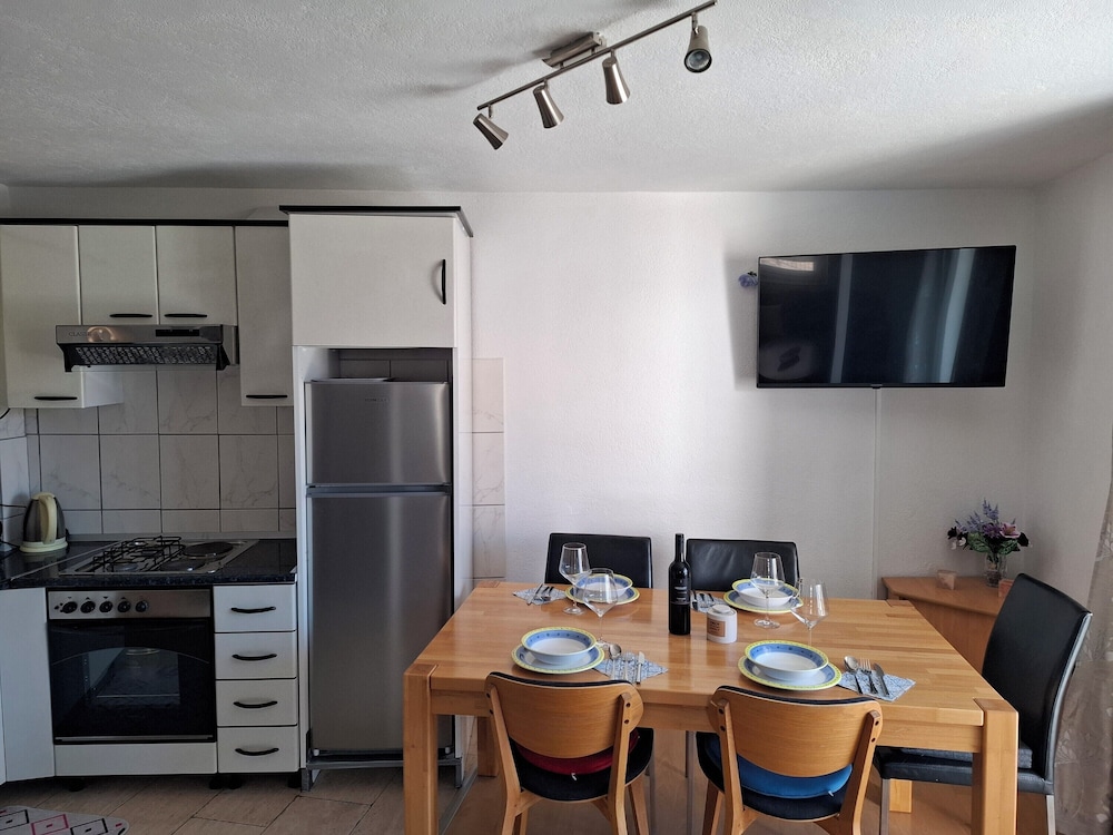 Apartments Kastilac with sea view