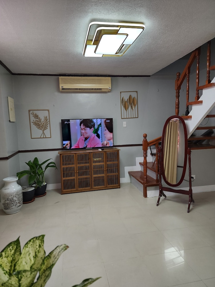 LUXURY HOME view 5