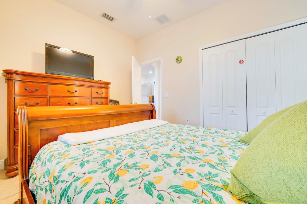 Game Room & Yard: Spacious Home in Davenport!