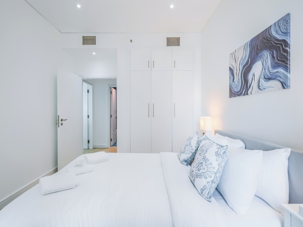 Marina Heights Residences - Dubai Marina