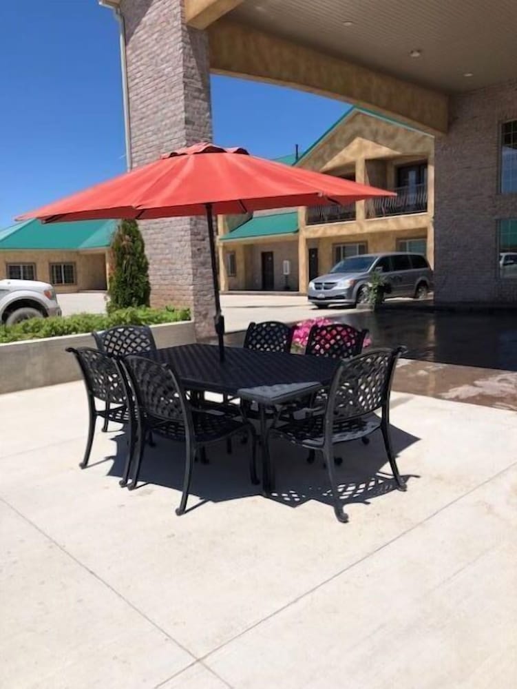 CB&M Executive Suites
