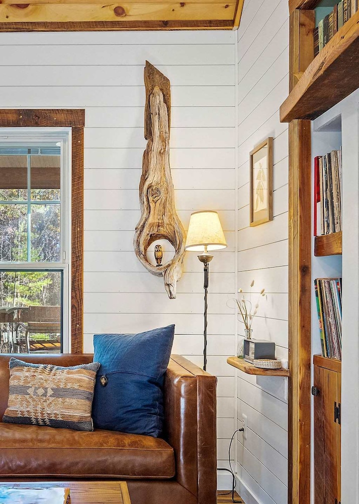 Blue Ridge Beech Cabin