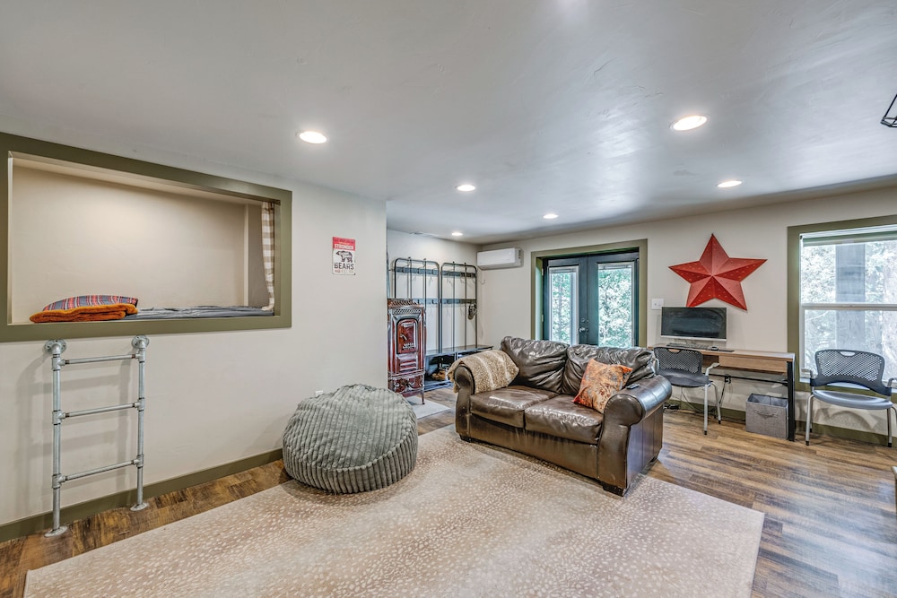 Lake Access, Mtn Views: 'cooks Cabin' in Kamas!