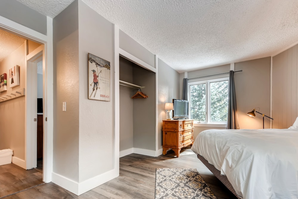 Gold Camp Condominiums by CRMR