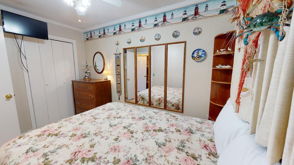 Beach Racquet B by Tybee Vacation Rentals