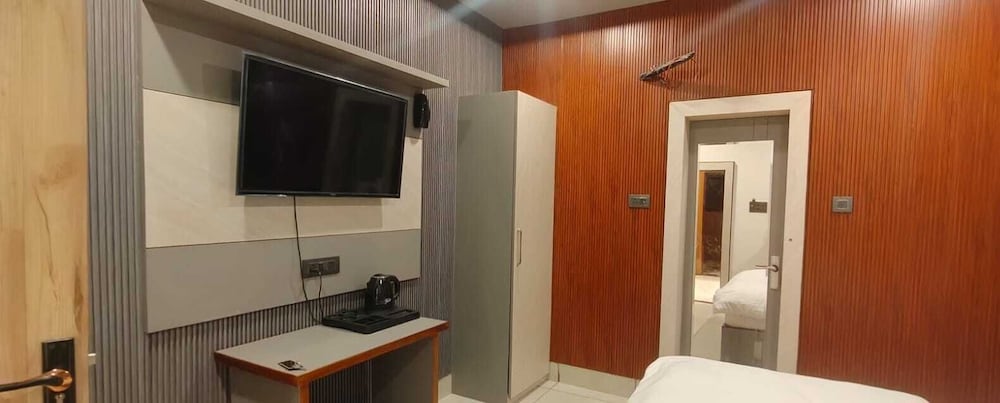 Hotel KR Inn