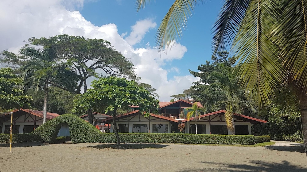 Hotel Agua Dulce On The Beach - Image 1