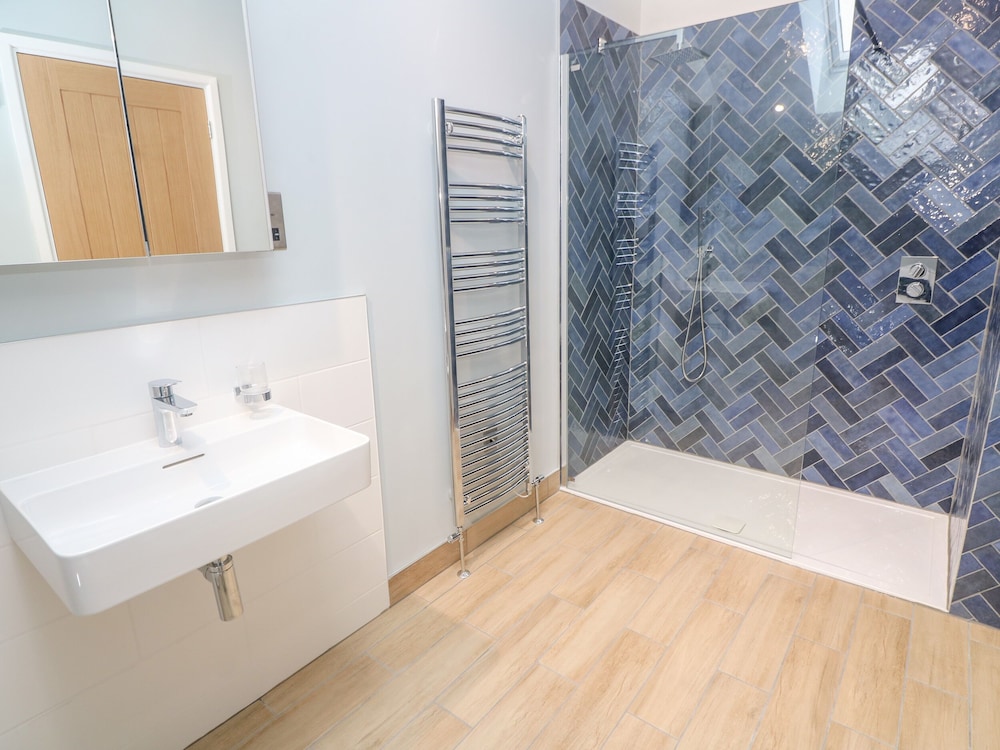 Postcard Lodge