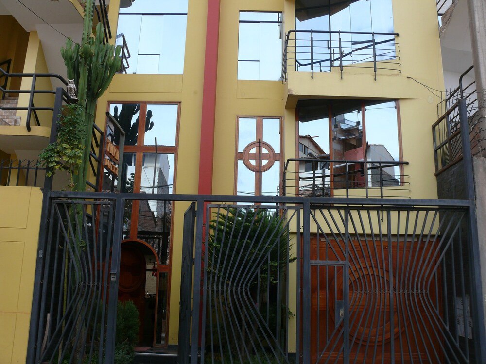 Los Girasoles