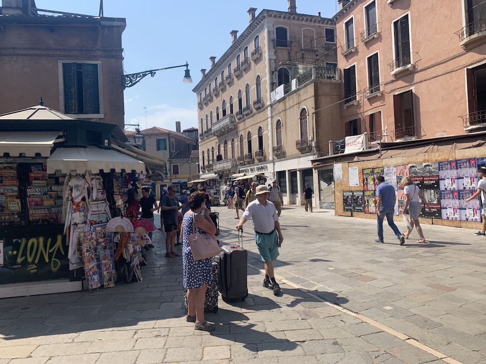 Pavarotti House