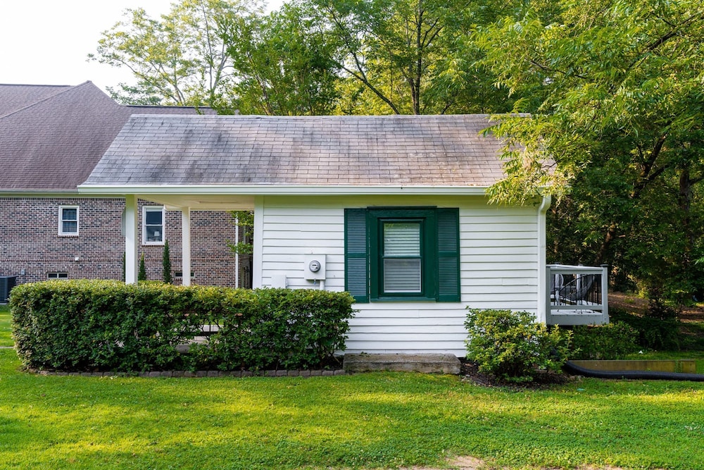 Private 1BR Cottage In Downtown Historic Norcross view 4