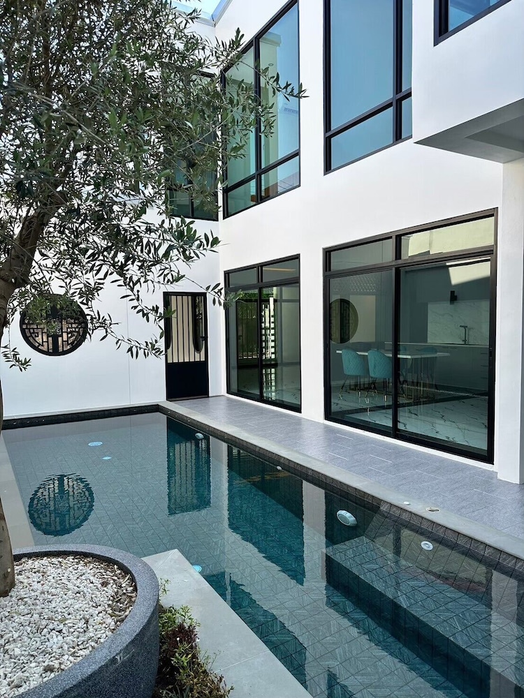 Modern Zen Vibe Pool Villa Phuket
