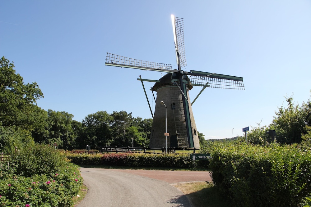 Luxurious and Modern House With Large Garden, Privacy and Wi-fi, Near Schoorl and the Beach view 5