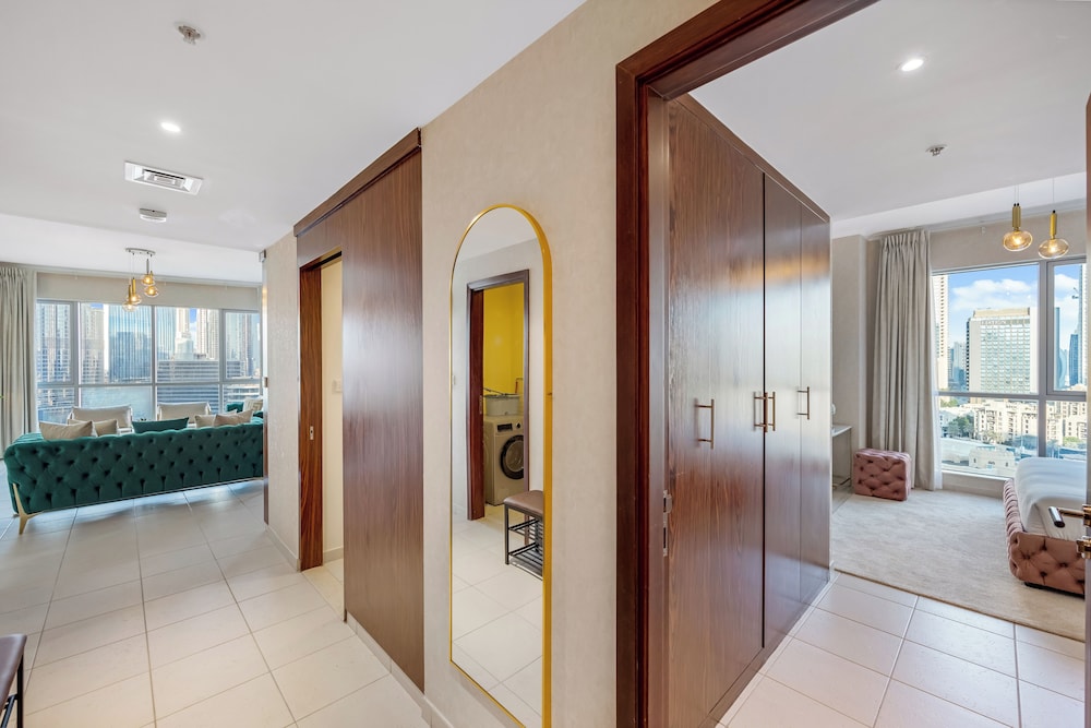 Durrani Homes - Lumina Grand 3BR with Burj khalifa and Fountain Views