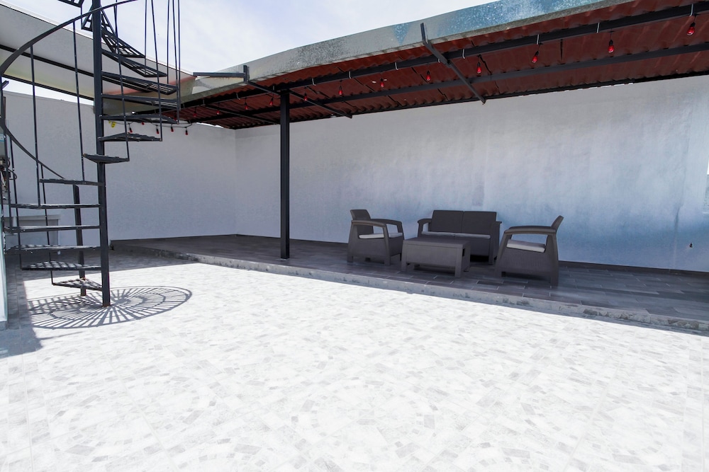 House with Terrace & Pool in Coyula