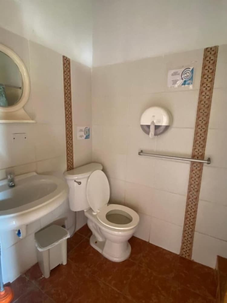 The Point Mancora - Beach Party Hostel