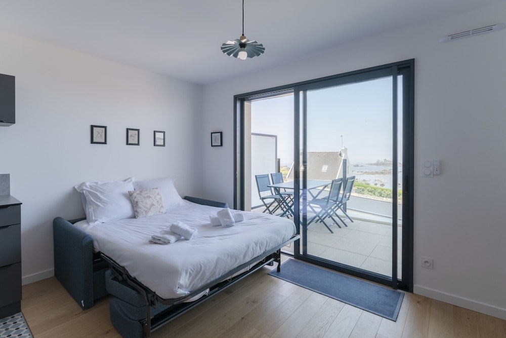 Apartment in Porspoder Near Plage du Bourg