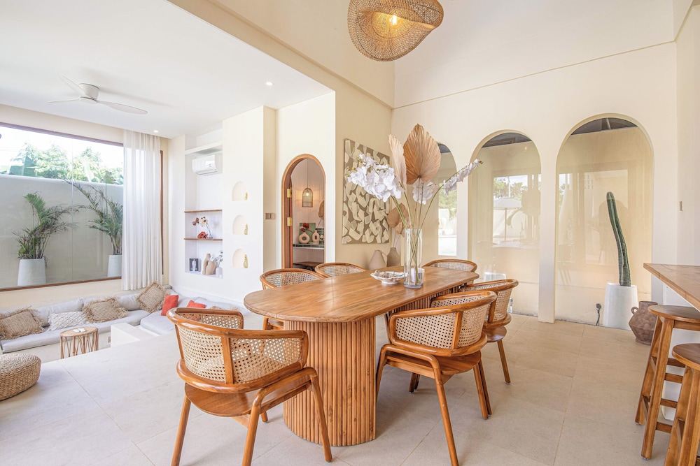 Luxury 4BR Villa With Private Pool in Canggu