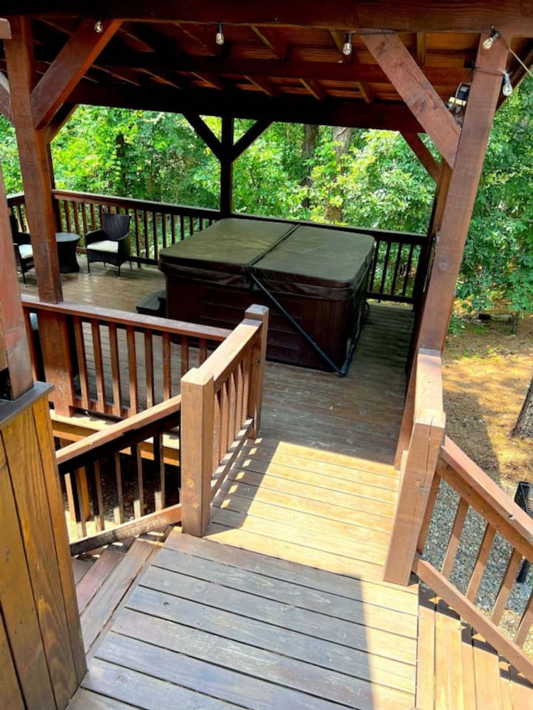 Stone Mountain Lodge Luxurious Rustic Retreat