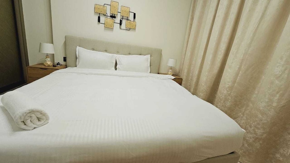 OYO HOME 1404 Premium 1bed Apt At Jvc Be