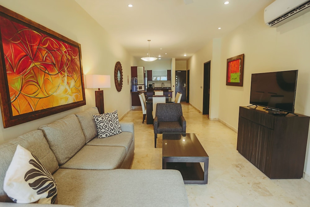 ELFARO 204SURF by Dream Playa Management