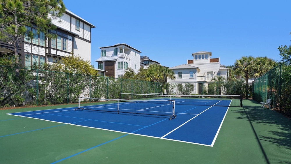 5BR Sleeps 14 in Seagrove Beach, Golf Cart, 6 Bikes, Pool + Free Attractions!