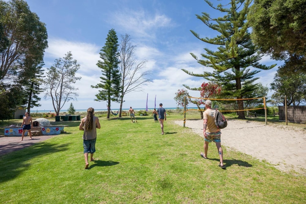 Dunsborough Beachouse YHA Hostel