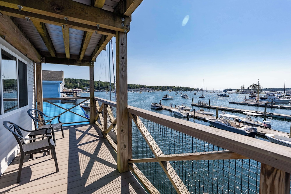 Fishermans Wharf Inn