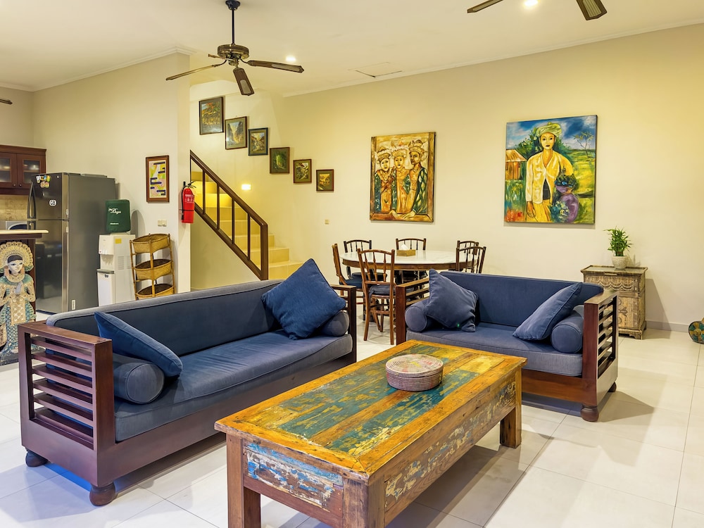 Villa Bugis Kayu Aya Seminyak