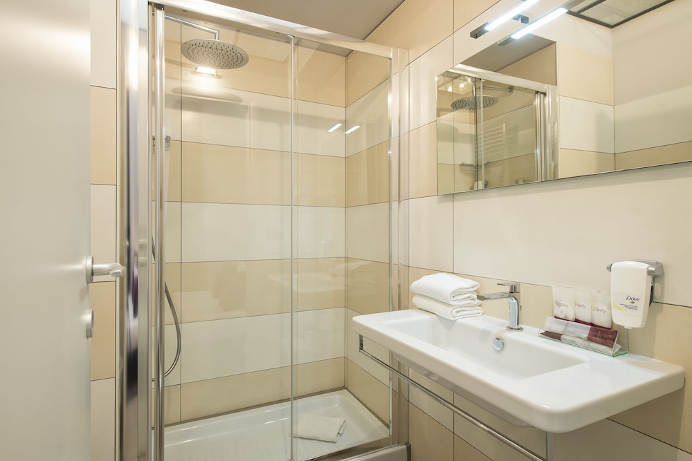 Arenula Suites