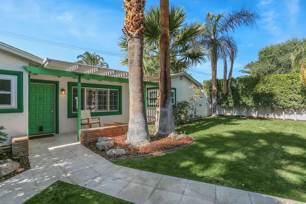 Petite Private Bungalow
