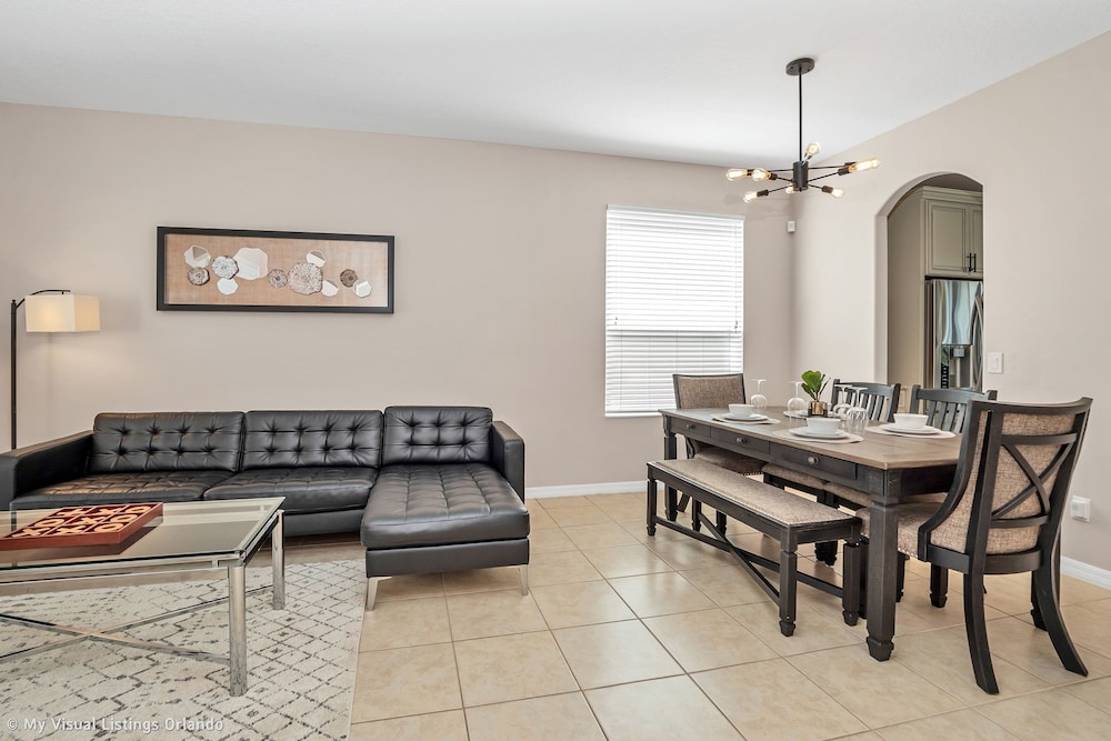 Spacious Pool Area With Lake View - 5bd/4.5ba Pool Home #5av139 - Image 5