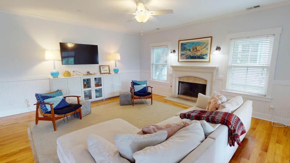 Miss Us Howl by Tybee Vacation Rentals
