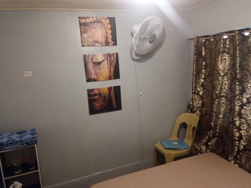 Despacito Rooms near Airport