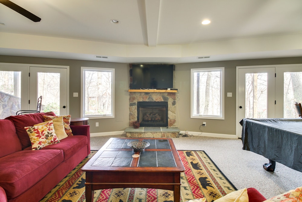 Wintergreen Resort Home: Close to Slopes & Trails view 4