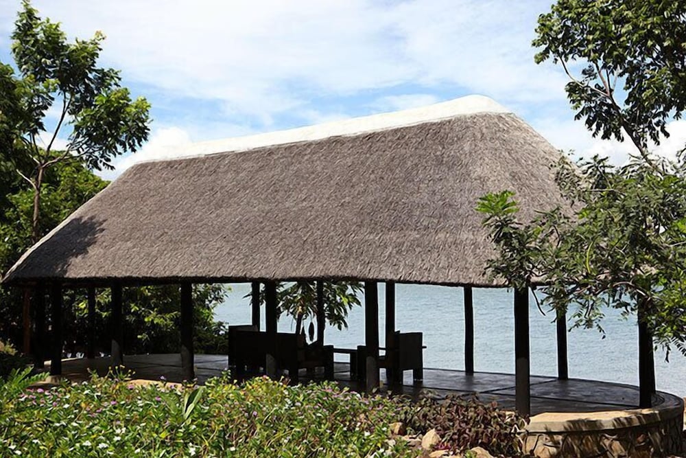 Blue Zebra Island Lodge