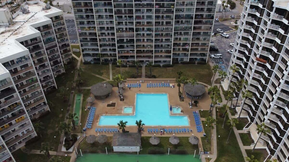 Saida Beachfront Luxe Condo Two Heated Pools 2 Bedroom Condo