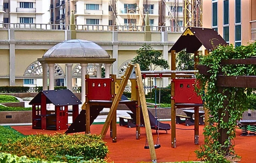 Live Luxury Living at BGC Venice