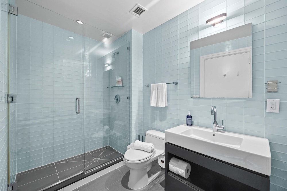 Forte Select Xxii by Rove 2BR Midtown West Apt